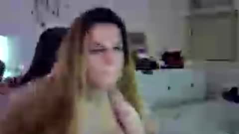 Snapshot of luizacandy chatting on June 2026 12:42:01 AM luizacandy online show from June 2026 12:42:01 AM