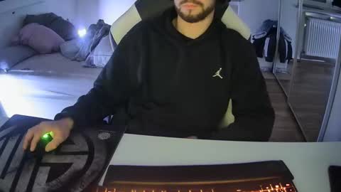 lukasschoetz online show from December 2024 11:26:02 PM