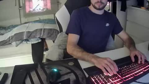 lukasschoetz online show from January 2025 07:21:01 PM