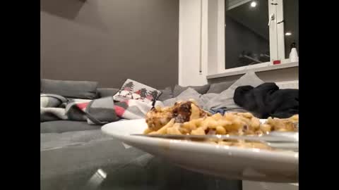 lukasschoetz online show from November 2025 07:51:02 PM