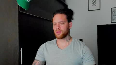 Snapshot of lukeglanton17 chatting on February 2025 10:58:01 AM Luke online show from February 2025 10:58:01 AM