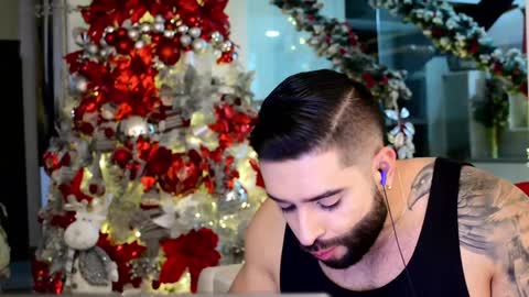 Lukhas f4f online show from December 2024 04:53:01 AM