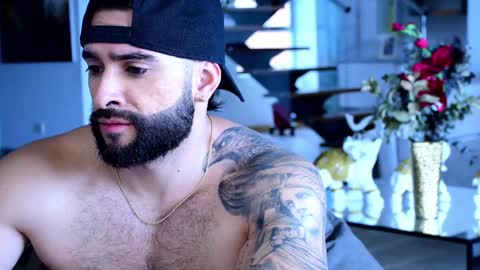 Lukhas f4f online show from January 2025 04:33:01 PM