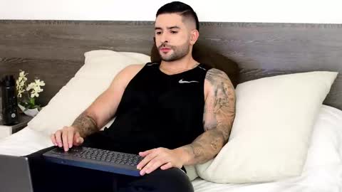 Lukhas f4f online show from January 2026 12:03:02 AM