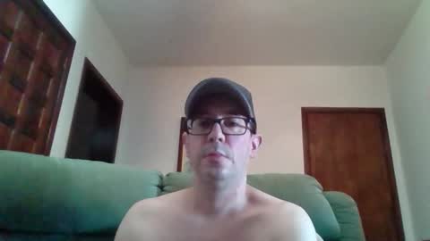 Snapshot of lukz88bigcock chatting on January 2025 08:51:01 PM Luke online show from January 2025 08:51:01 PM