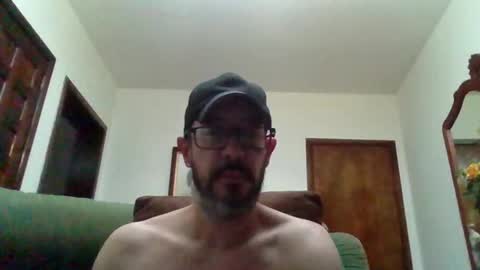 Snapshot of lukz88bigcock chatting on December 2025 10:40:01 PM Luke online show from December 2025 10:40:01 PM