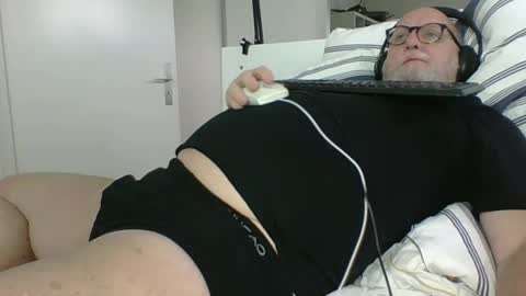 Snapshot of luley58 chatting on February 2025 06:37:01 AM luley58 online show from February 2025 06:37:01 AM