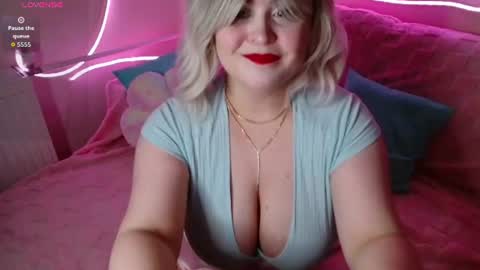 lulovia online show from July 2026 10:27:01 PM