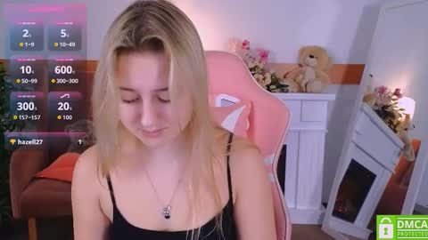 Snapshot of lulu___moon chatting on December 2025 09:25:01 AM Lily online show from December 2025 09:25:01 AM