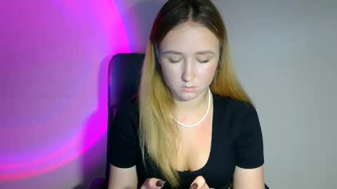 Snapshot of lulu_baby1 chatting on October 2025 02:18:02 PM Lulu Baby18 online show from October 2025 02:18:02 PM