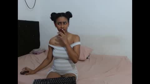 Snapshot of lulu_liz chatting on September 2025 09:20:02 PM LULU LIZ online show from September 2025 09:20:02 PM