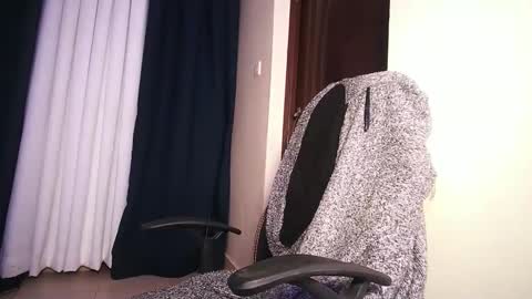 lulu_sparks1 online show from May 2026 11:04:01 AM