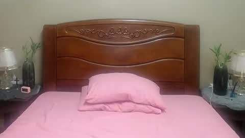 lulu_wild online show from October 2025 09:32:02 AM