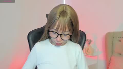 luluuberry online show from November 2025 01:22:02 PM