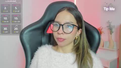 luluuberry online show from November 2025 02:10:01 PM