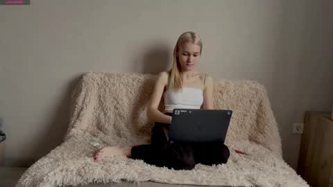 Snapshot of lumpyamsonia chatting on November 2025 07:21:02 AM lumpyamsonia online show from November 2025 07:21:02 AM