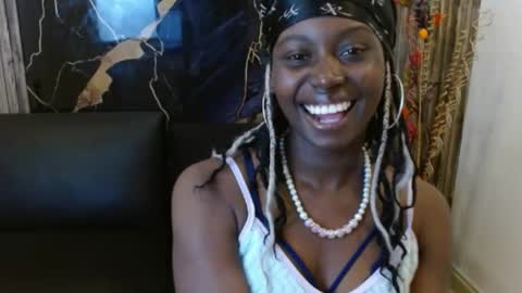 luna_bella882689 online show from May 2026 07:20:01 PM