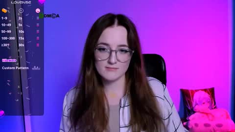 luna_berryy online show from November 2025 08:31:01 PM