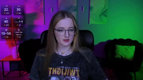 luna_berryy online show from March 2026 07:47:01 PM