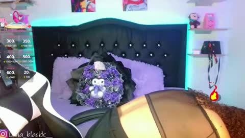 Luna online show from October 2025 09:12:02 PM
