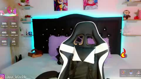 Luna online show from November 2025 09:25:02 PM