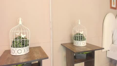 luna_bradley_ online show from April 2026 12:28:02 PM