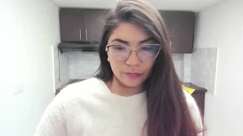 luna  online show from October 2025 11:22:02 AM