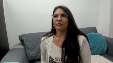 luna  online show from November 2025 11:20:02 AM