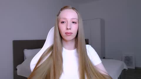 Luna online show from February 2026 08:23:01 PM