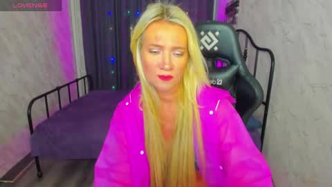 Snapshot of luna_lew1s chatting on February 2025 11:35:02 AM luna_lew1s online show from February 2025 11:35:02 AM