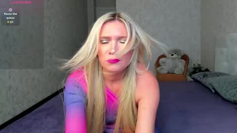 Snapshot of luna_lew1s chatting on March 2025 08:21:02 AM luna_lew1s online show from March 2025 08:21:02 AM
