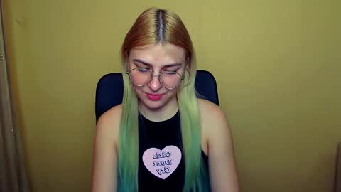 Luna online show from January 2025 11:30:02 AM