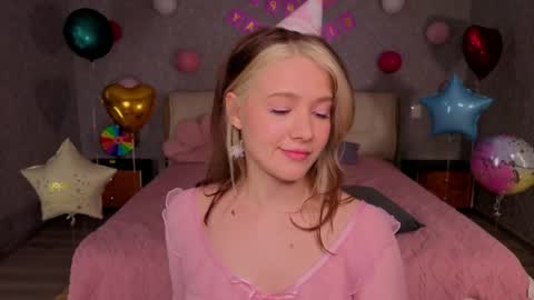 Lina  online show from June 2026 06:52:02 AM