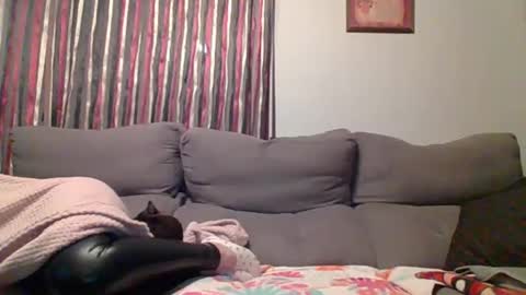 Luna online show from November 2025 06:40:02 PM