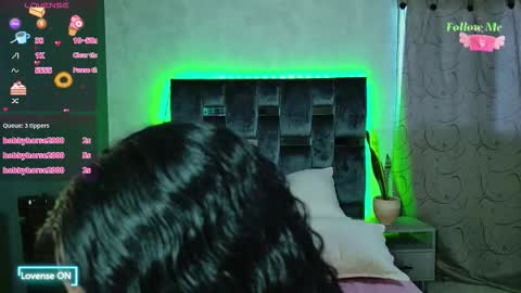 luna_sophya online show from November 2025 01:22:04 PM