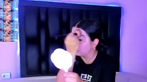 Luna  online show from November 2025 12:05:02 PM