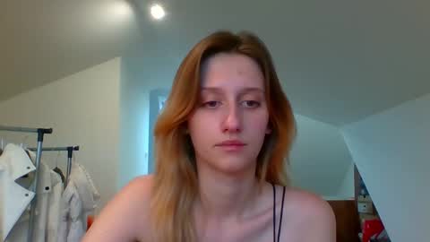 L U N A  online show from December 2024 08:01:02 AM