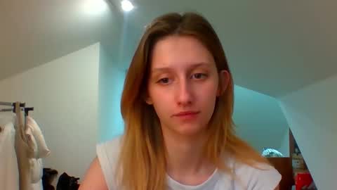 L U N A  online show from December 2024 07:37:02 AM