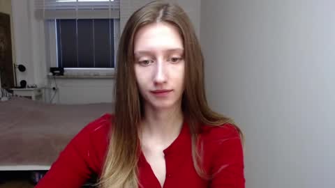 L U N A  online show from April 2026 05:51:02 AM