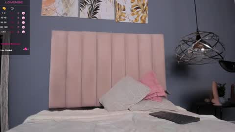 Luna  online show from December 2024 05:10:01 PM