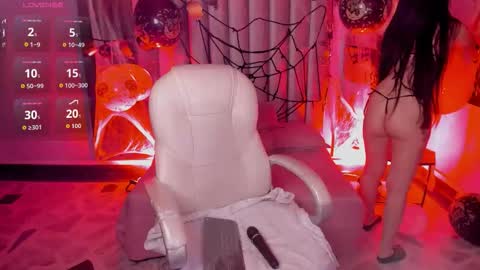 Luna  online show from October 2025 08:09:02 PM