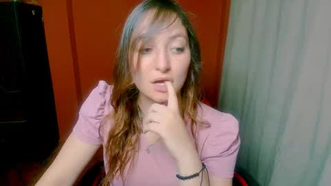 lunaa_m_ online show from January 2026 11:52:02 PM