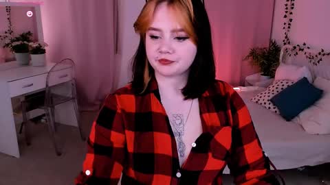 Snapshot of lunaali chatting on September 2025 04:55:02 PM Li online show from September 2025 04:55:02 PM