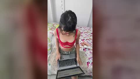 lunaaluneraa online show from June 2026 09:01:02 PM