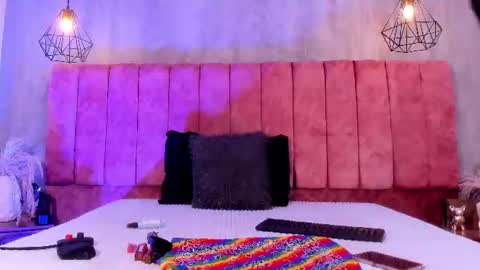 luna arias online show from June 2026 08:02:01 PM