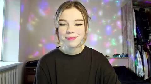 lunaastar_ online show from December 2024 10:41:01 AM