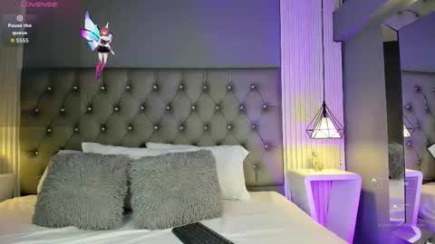 Luna  online show from November 2025 05:02:01 PM