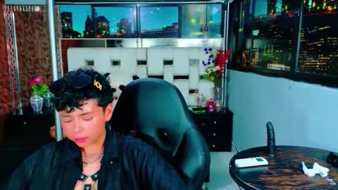 Snapshot of lunabustygirl chatting on November 2025 01:39:01 AM lunabustygirl online show from November 2025 01:39:01 AM