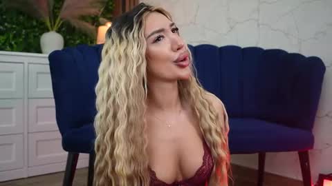 Luna online show from April 2026 04:40:01 AM