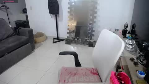 Snapshot of lunagardners chatting on September 2025 01:40:02 AM lunagardners online show from September 2025 01:40:02 AM